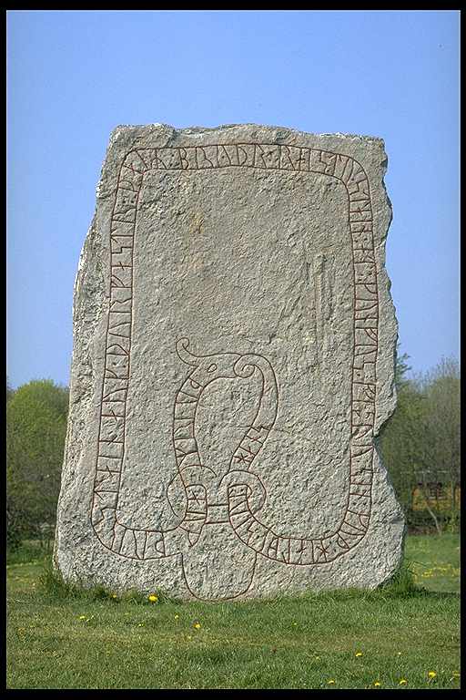 Runes written on runsten, grå kalksten. Date: V